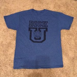🧚🏼‍♀️Dicks last resort college T-shirt